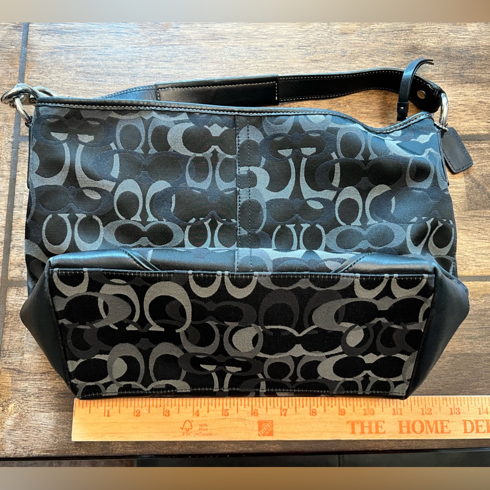 Coach Signature Handbag in Black with Cs